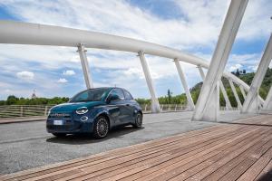 Fiat 500 la Prima 2020 года 
